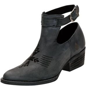 SBICCA PEACEOUT AZTEC BOOTIE